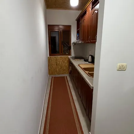 Cozy Flat * 티라나